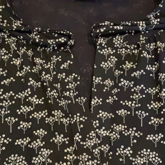 LOFT Navy blouse with white print - Picture 2 of 8